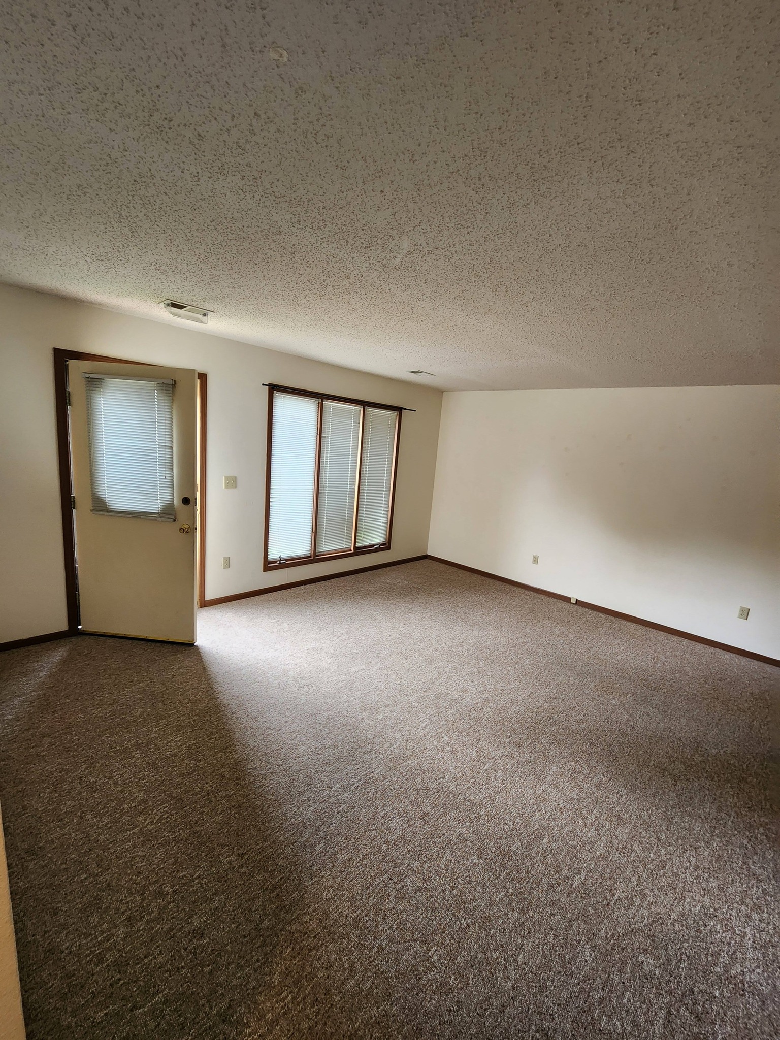 827 Foxrun Clinton Mo 24.jpg
